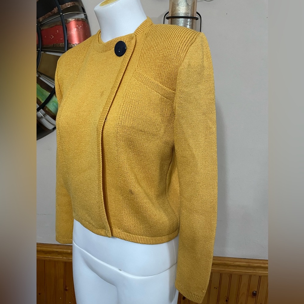 St. John Vintage Knit Sweater - Picture 4 of 12
